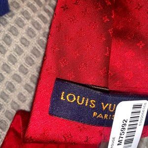 Louis Vutton tie new with tags